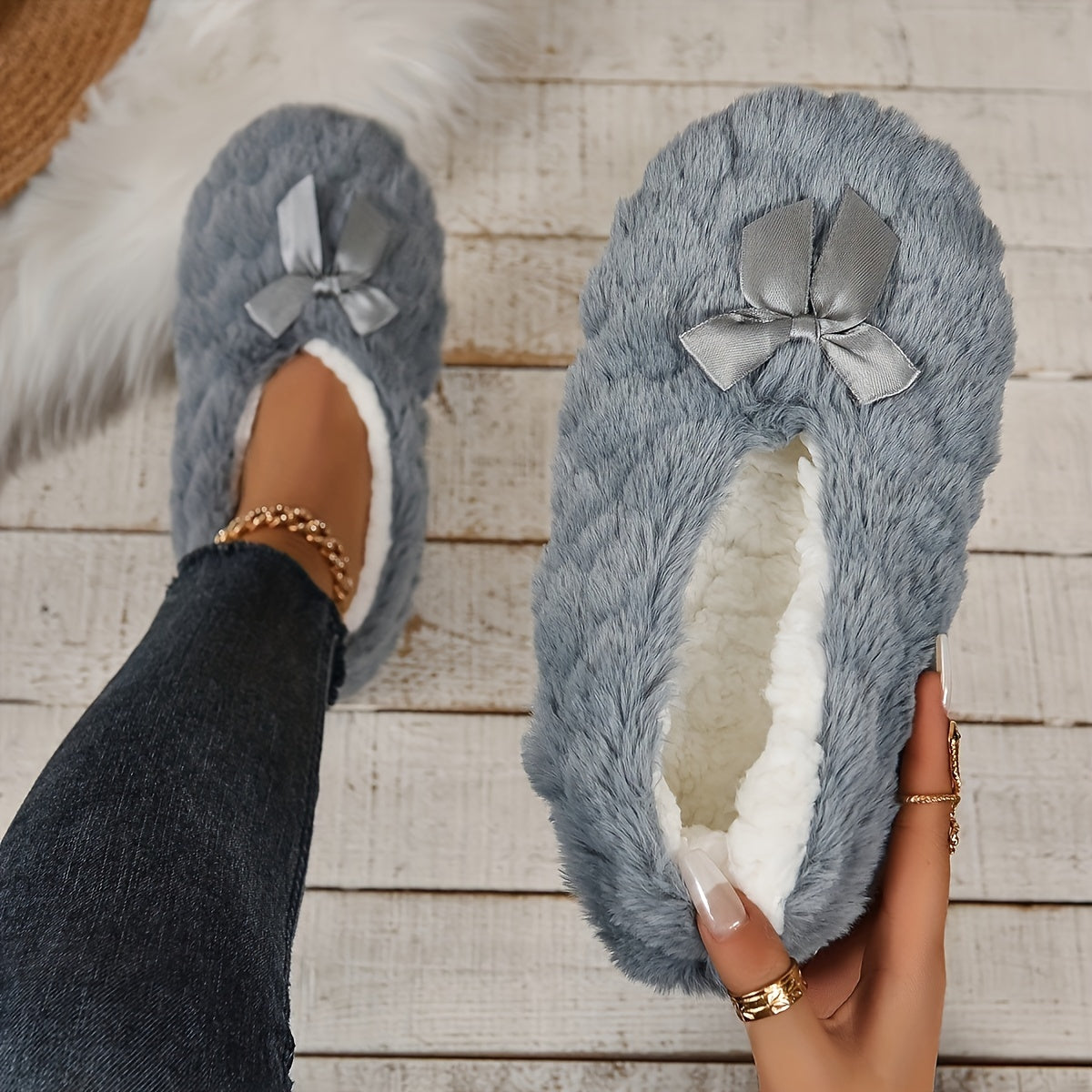 CozyFur Slippers - Soft, Breathable, Warm, Non-slip, Plush Lined Indoor Shoes with Faux Fur Soft Sole for Barefoot Feel - Perfect for Relaxation and Lounging Around the House